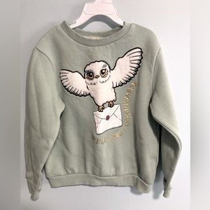 Hedwig sweatshirt. Size 6-8. H&M and Harry Potter collaboration.